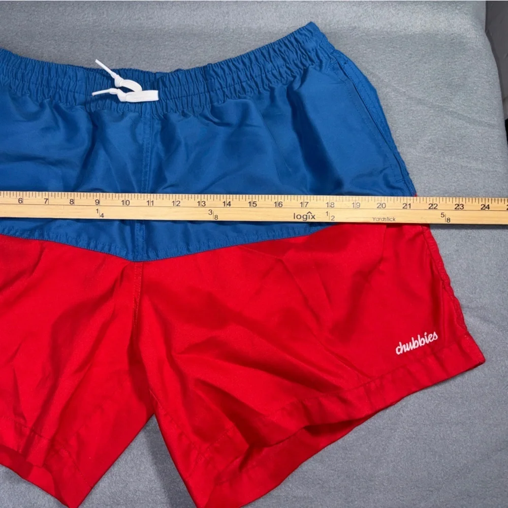 Chubbies Men’s The Liberties Red White Blue Lined Swim Shorts XL // 5.5”